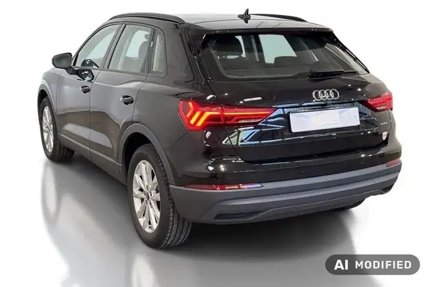 Audi Q3 view 3