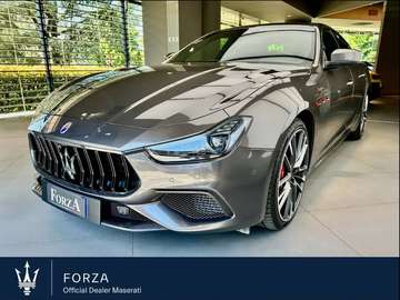 2021 3.8 V8 Trofeo 580cv auto