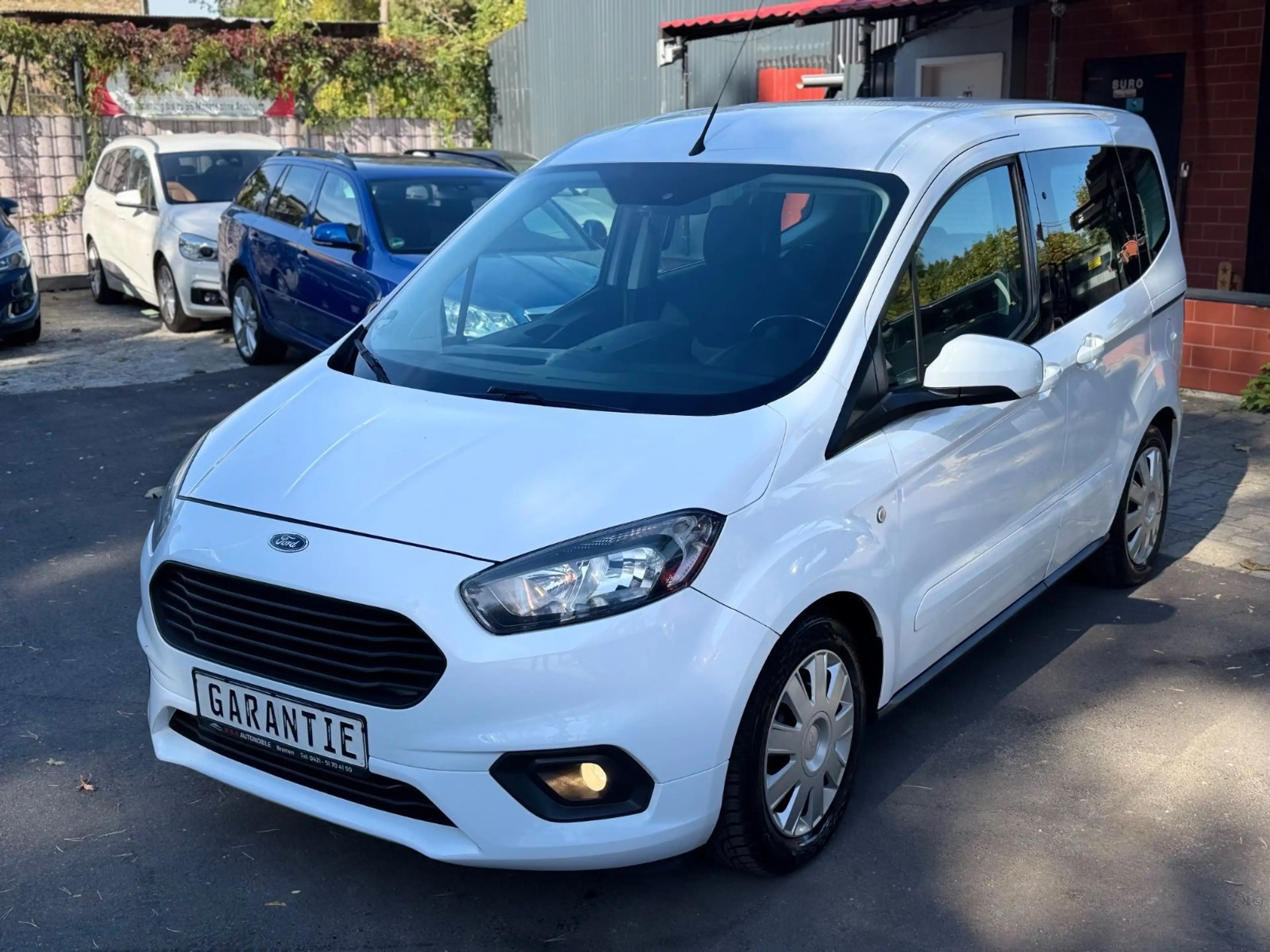 Ford Tourneo Courier Trend, Zahnriemen & Tüv Neu — photo 3