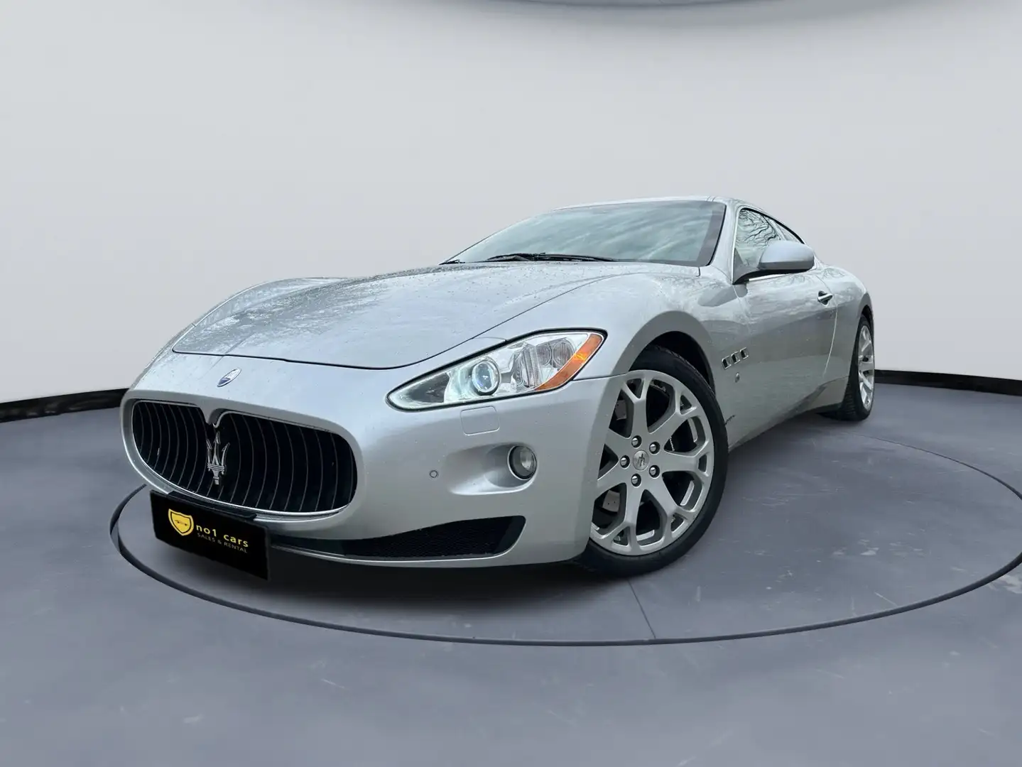 Maserati GranTurismo Gran Turismo Срібний - 1