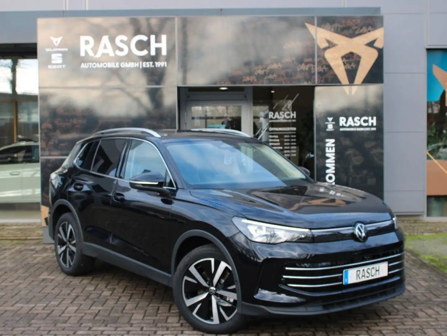 Volkswagen Tiguan 2.0TDI Elegance DSG+MATRIX-LED+360°+NAVI+ Zwart - 2