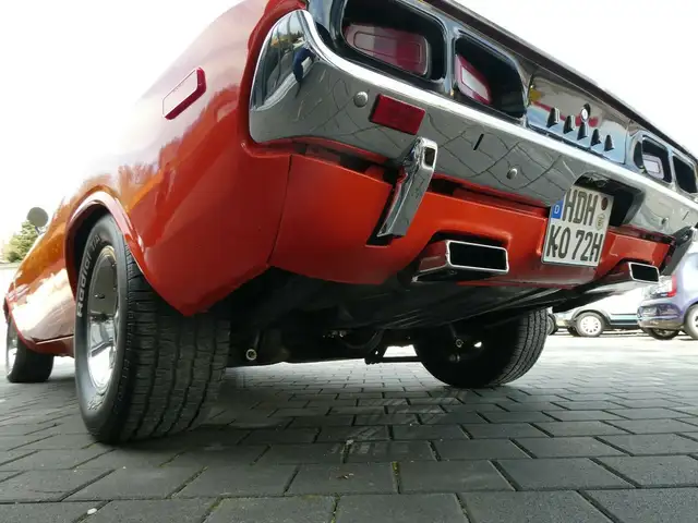 Dodge Challenger view 10