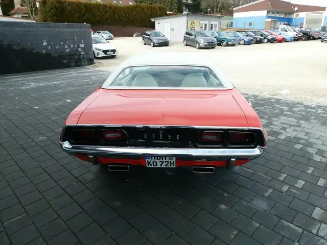 Dodge Challenger view 12