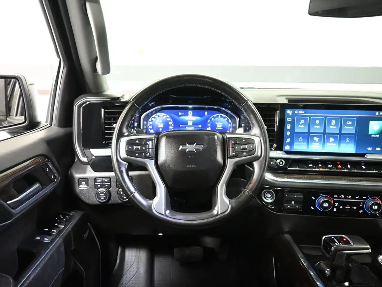 Chevrolet Silverado 1500 снимка Chevrolet Silverado 1500
