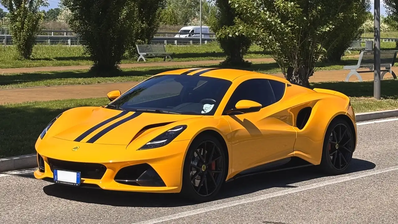 Lotus Emira 2023