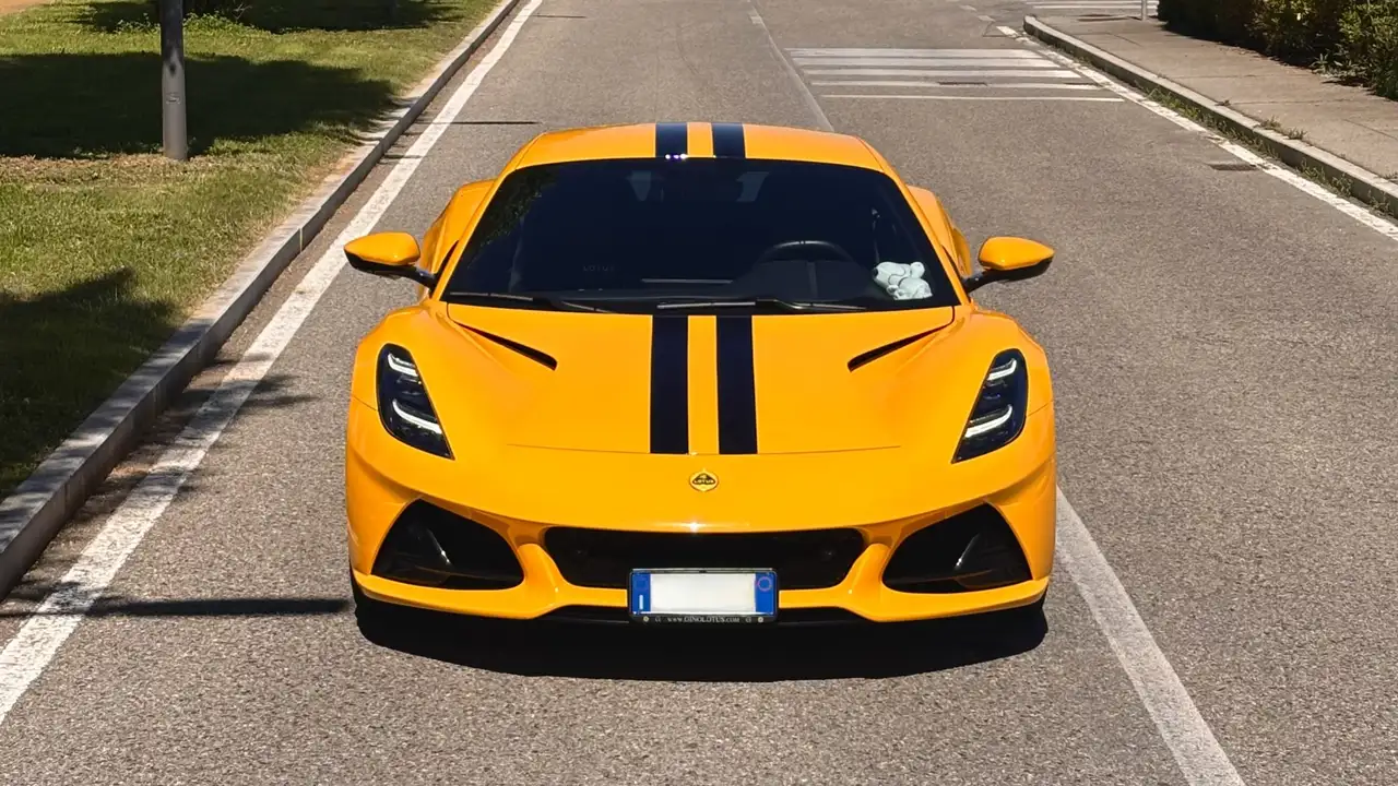 Lotus Emira 2023