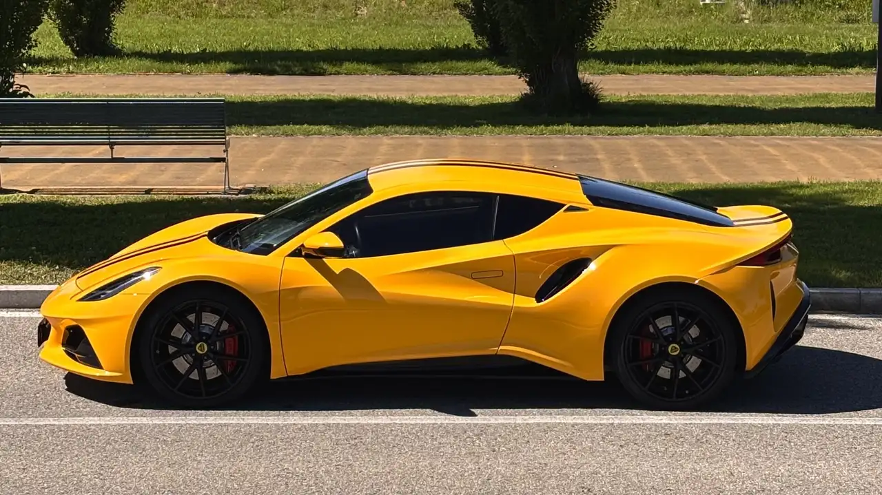 Lotus Emira 2023