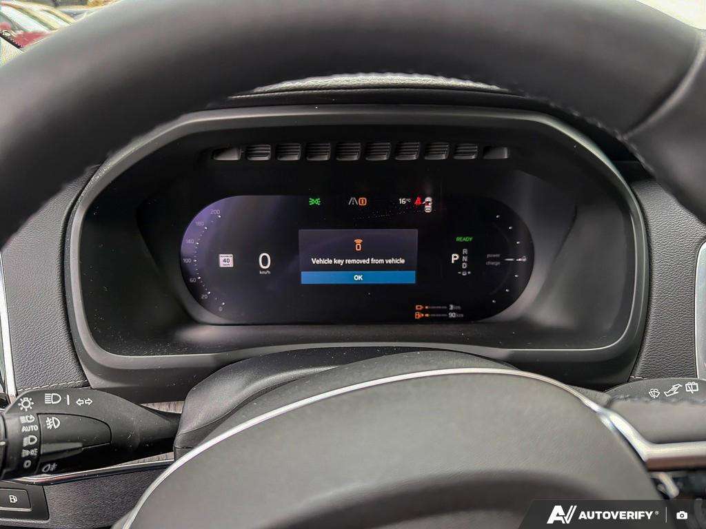 2025 Volvo XC90 T8 AWD Ultra Bright Theme 7-Seater thumb 14