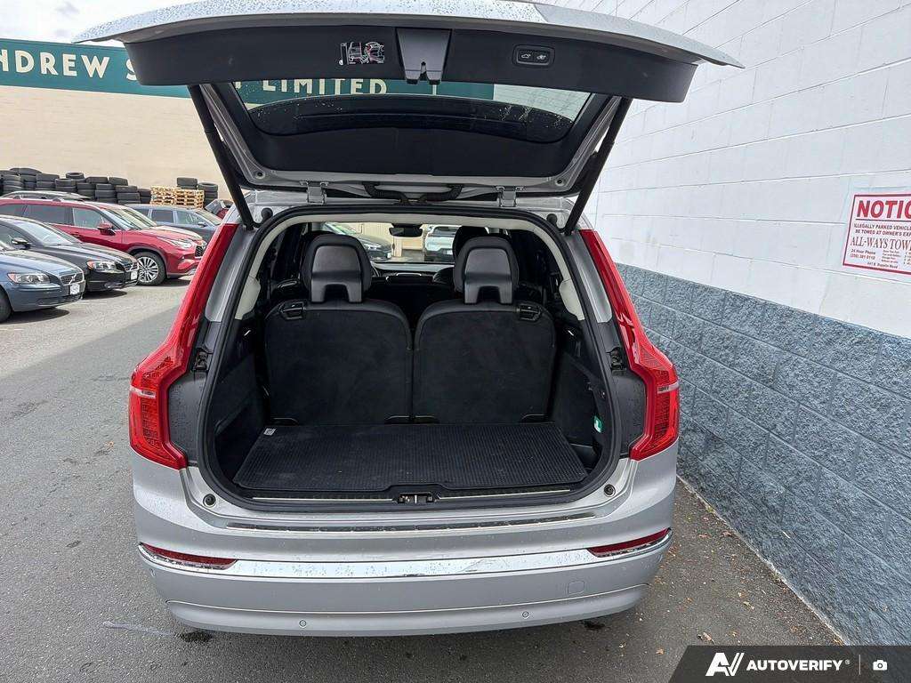2025 Volvo XC90 T8 AWD Ultra Bright Theme 7-Seater thumb 11