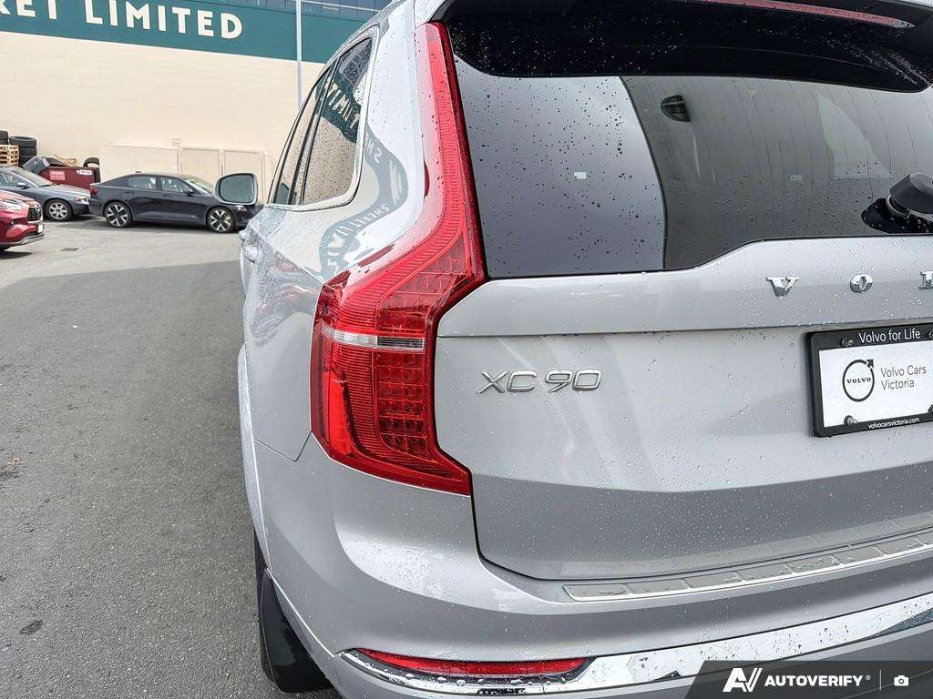 2025 Volvo XC90 T8 AWD Ultra Bright Theme 7-Seater thumb 10