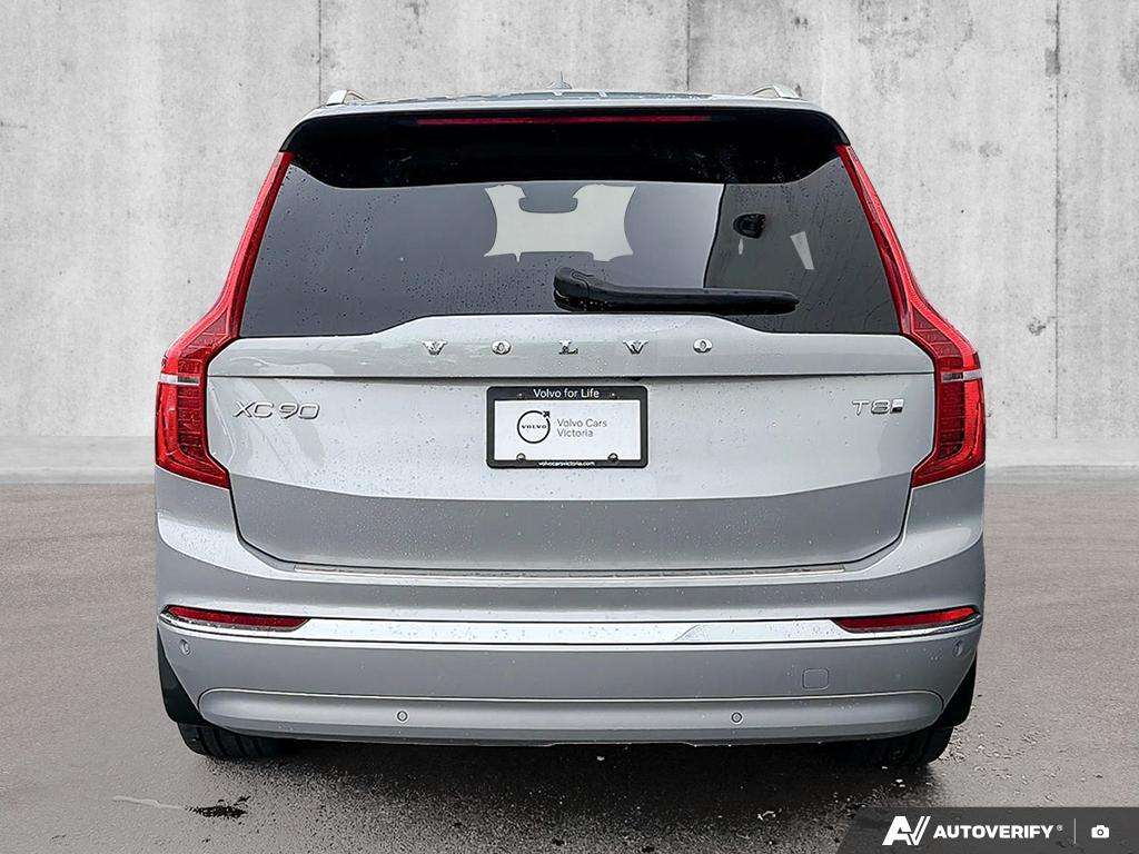 2025 Volvo XC90 T8 AWD Ultra Bright Theme 7-Seater alt 5