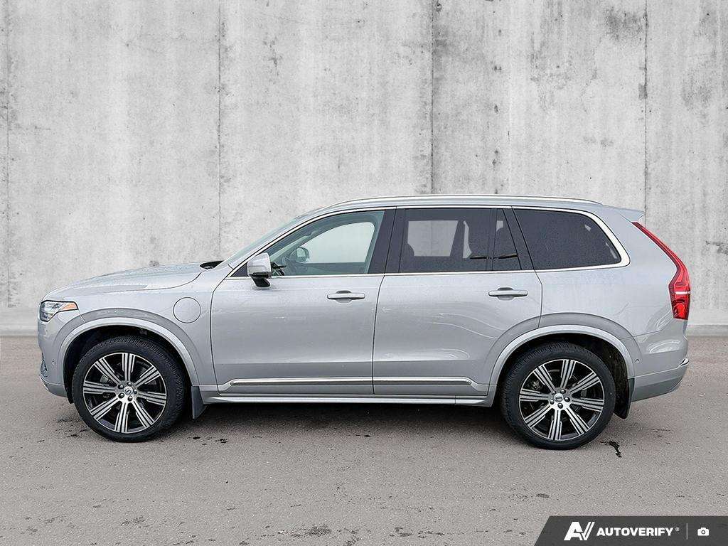 2025 Volvo XC90 T8 AWD Ultra Bright Theme 7-Seater alt 3