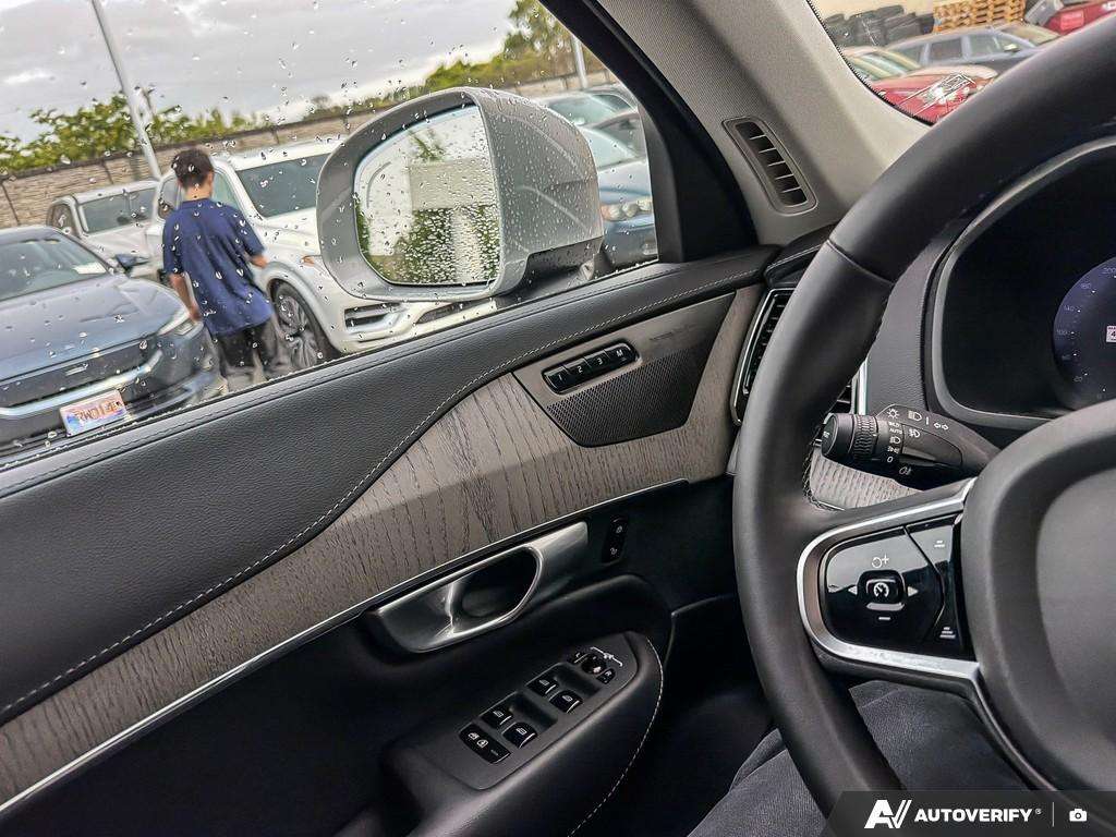 2025 Volvo XC90 T8 AWD Ultra Bright Theme 7-Seater thumb 16