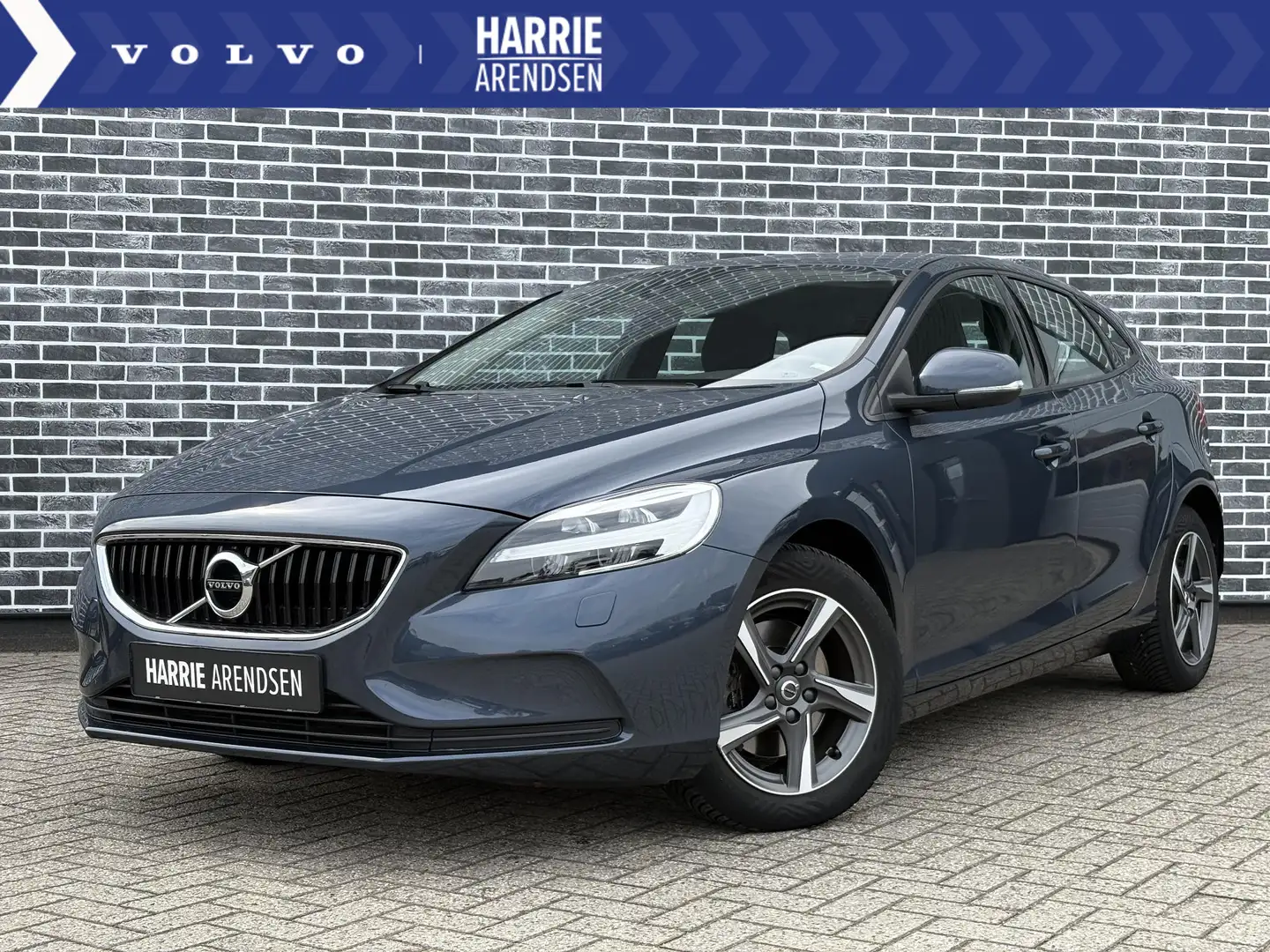 Volvo V40 2.0 T2 Nordic+ | Navigatie | Parkeersensoren | Sta Blauw - 1