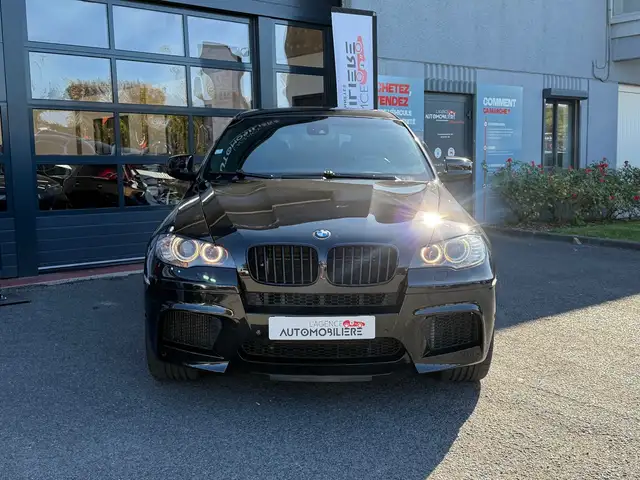 BMW X6 M view 3