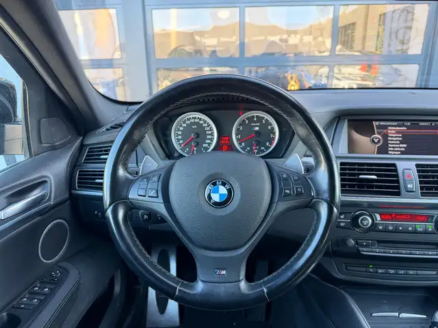 BMW X6 M view 8