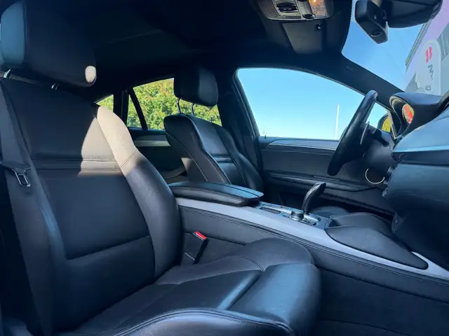 BMW X6 M view 10
