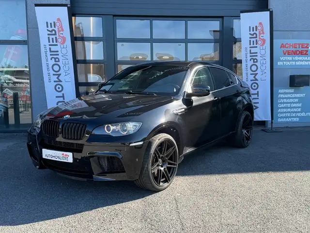 BMW X6 M view 2