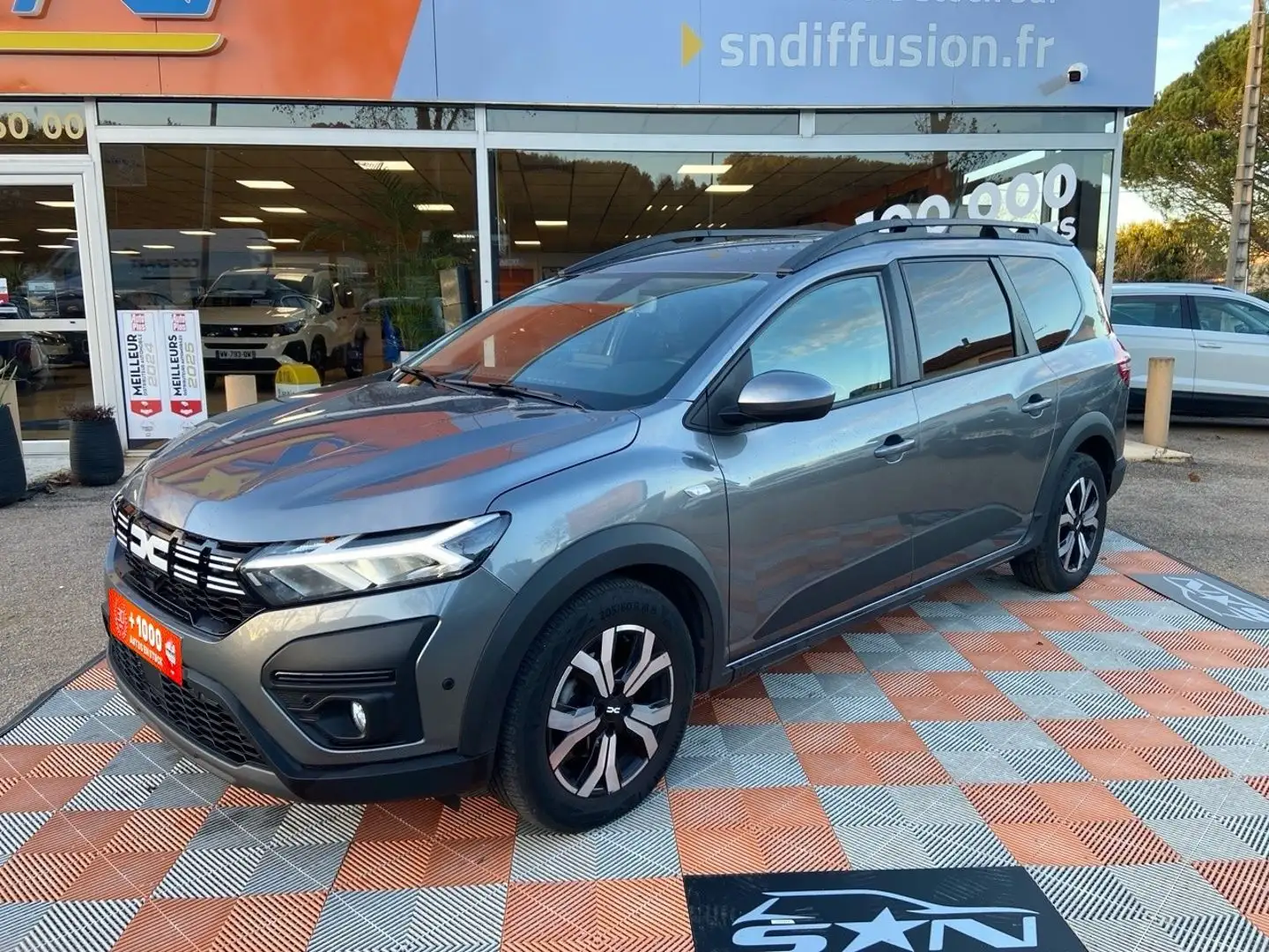 Dacia Jogger 1.0 TCe 110 BV6 EXPRESSION 7PL Gris - 1