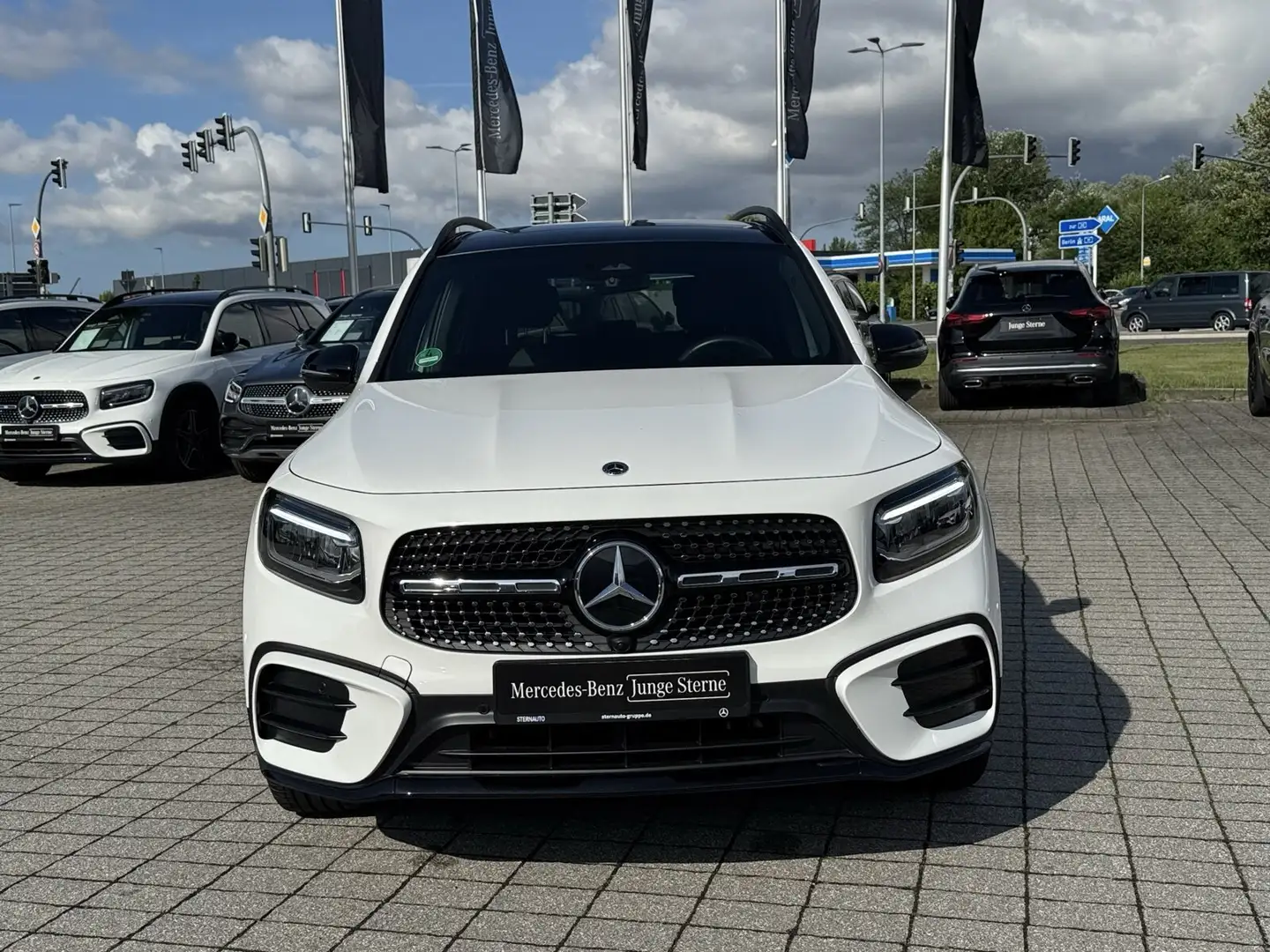 Mercedes-Benz GLB 200 GLB 200 AMG Line Navi Pano.-Dach Keyless-Go Klima AMG Line Navi Pano.-Dach Keyless-Go Klima Wit - 2