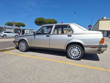 75 Milano 2.5 V6 Quadrifoglio Oro