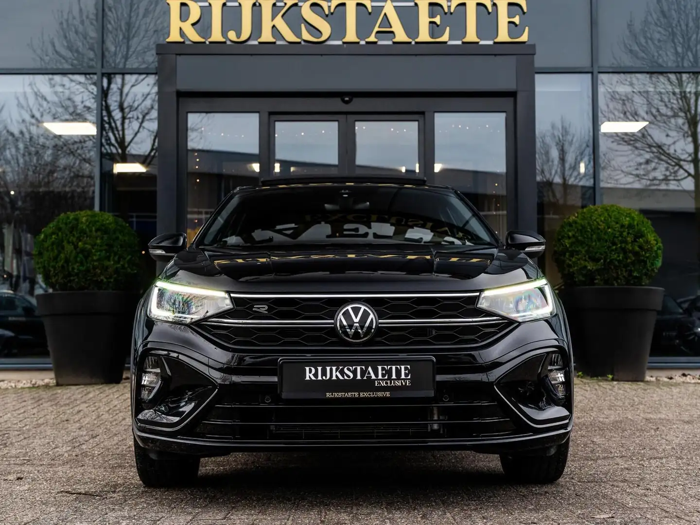 Volkswagen Taigo 1.0 TSI R-Line|PANO|ACC|CARPLAY|17''|SFEERV Schwarz - 2