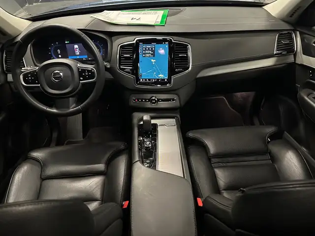 Volvo XC90 view 12