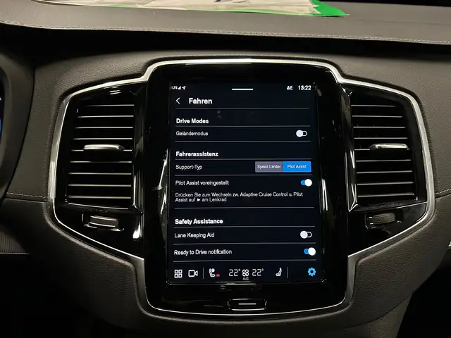 Volvo XC90 view 23
