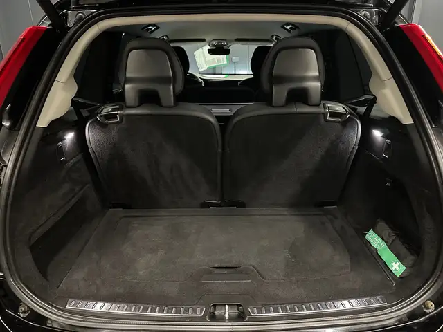 Volvo XC90 view 27
