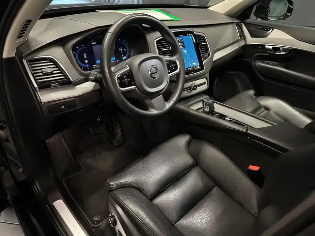 Volvo XC90 view 16