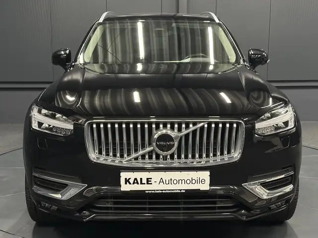 Volvo XC90 view 8