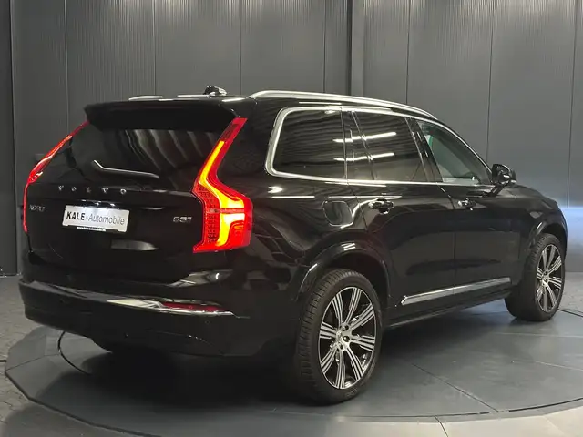 Volvo XC90 view 5