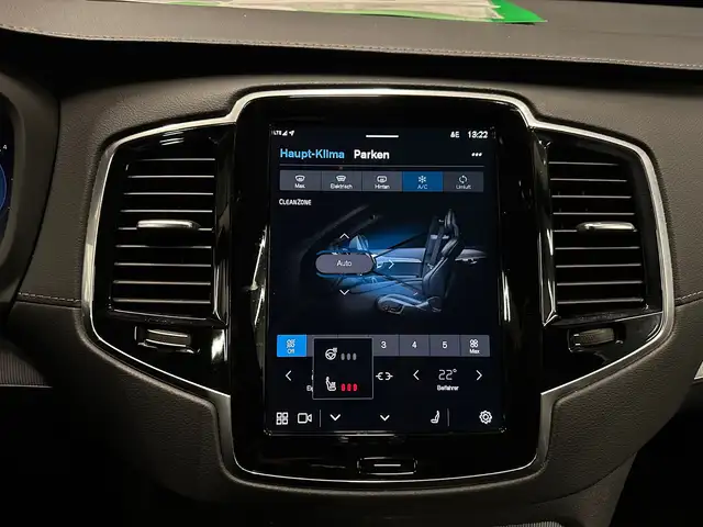 Volvo XC90 view 21