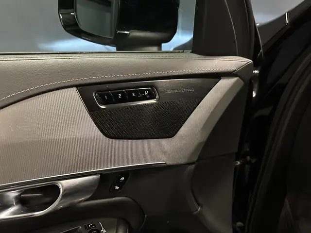 Volvo XC90 view 14