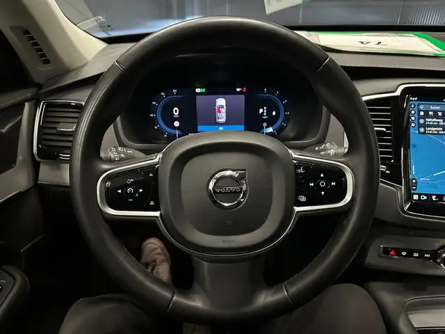 Volvo XC90 view 17