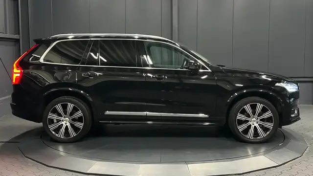 Volvo XC90 view 6