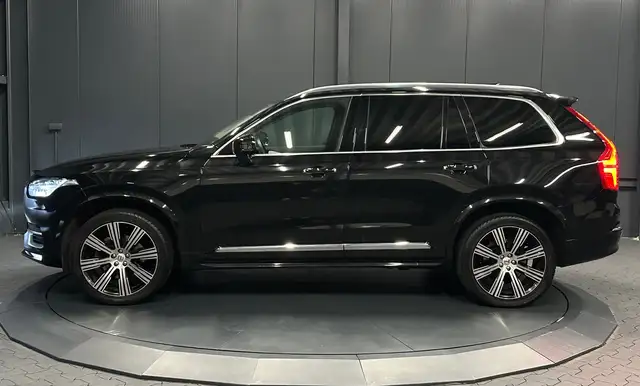 Volvo XC90 view 2