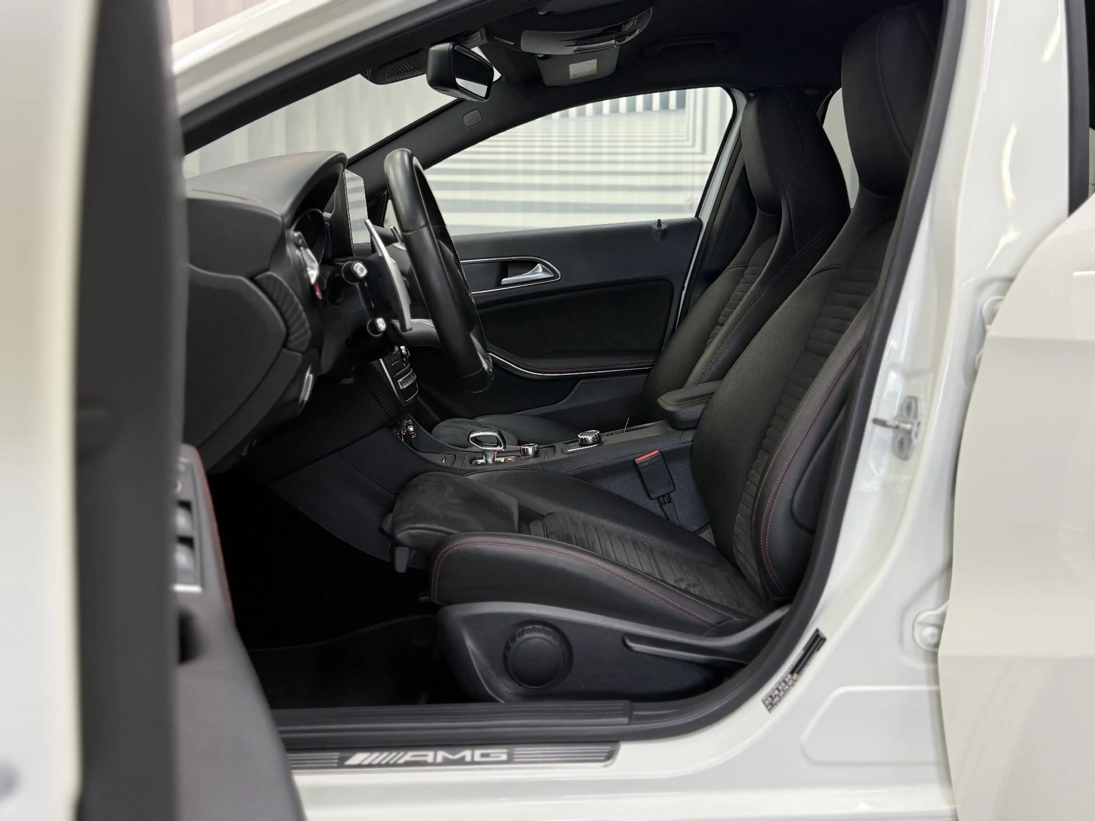 Mercedes-Benz A 45 AMG 381 PS__AMG PERFORMANCE__ — photo 15