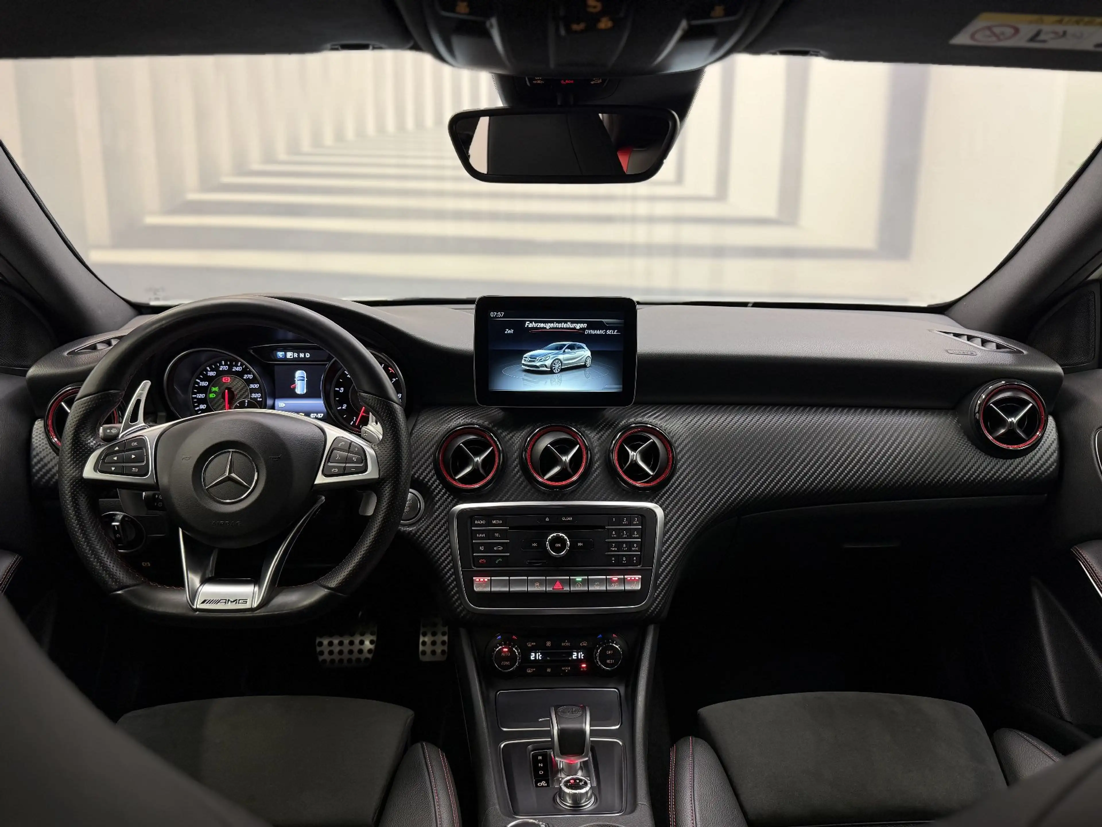 Mercedes-Benz A 45 AMG 381 PS__AMG PERFORMANCE__ — photo 3