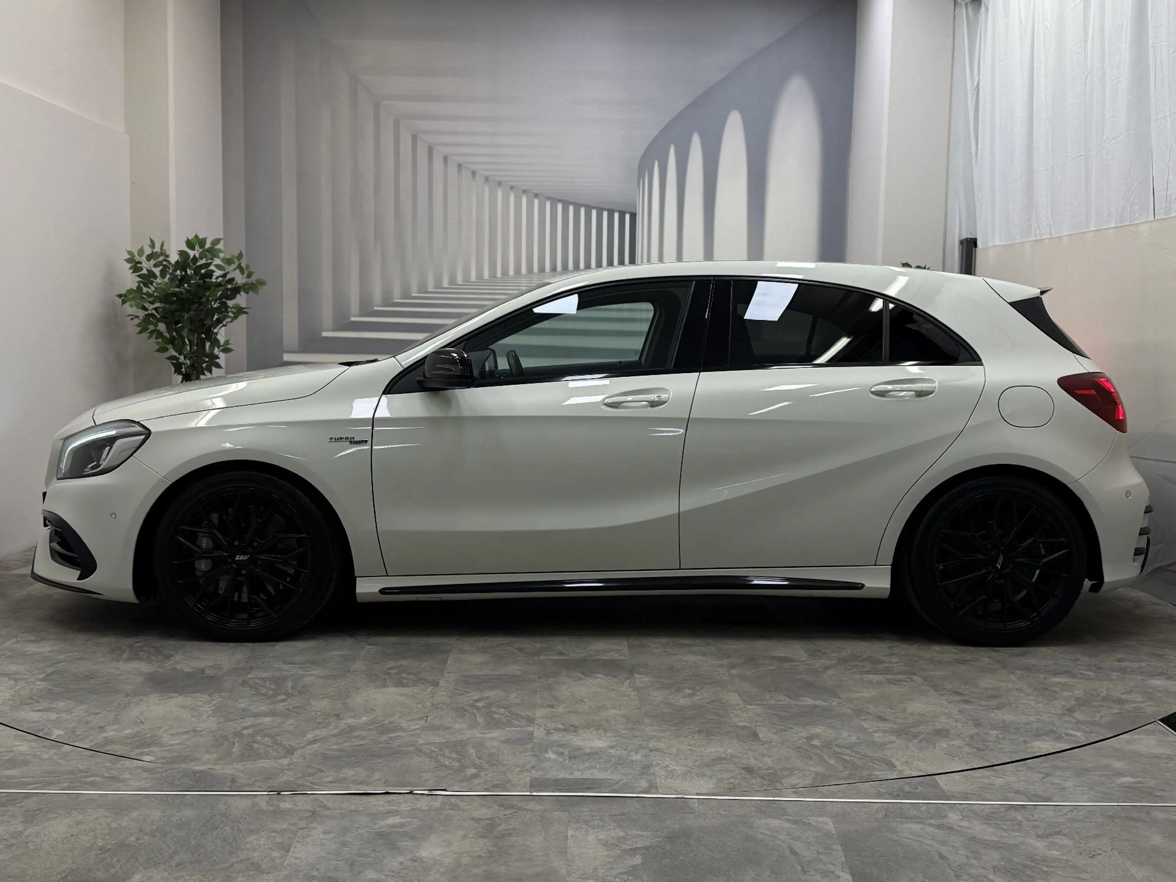 Mercedes-Benz A 45 AMG 381 PS__AMG PERFORMANCE__ — photo 9