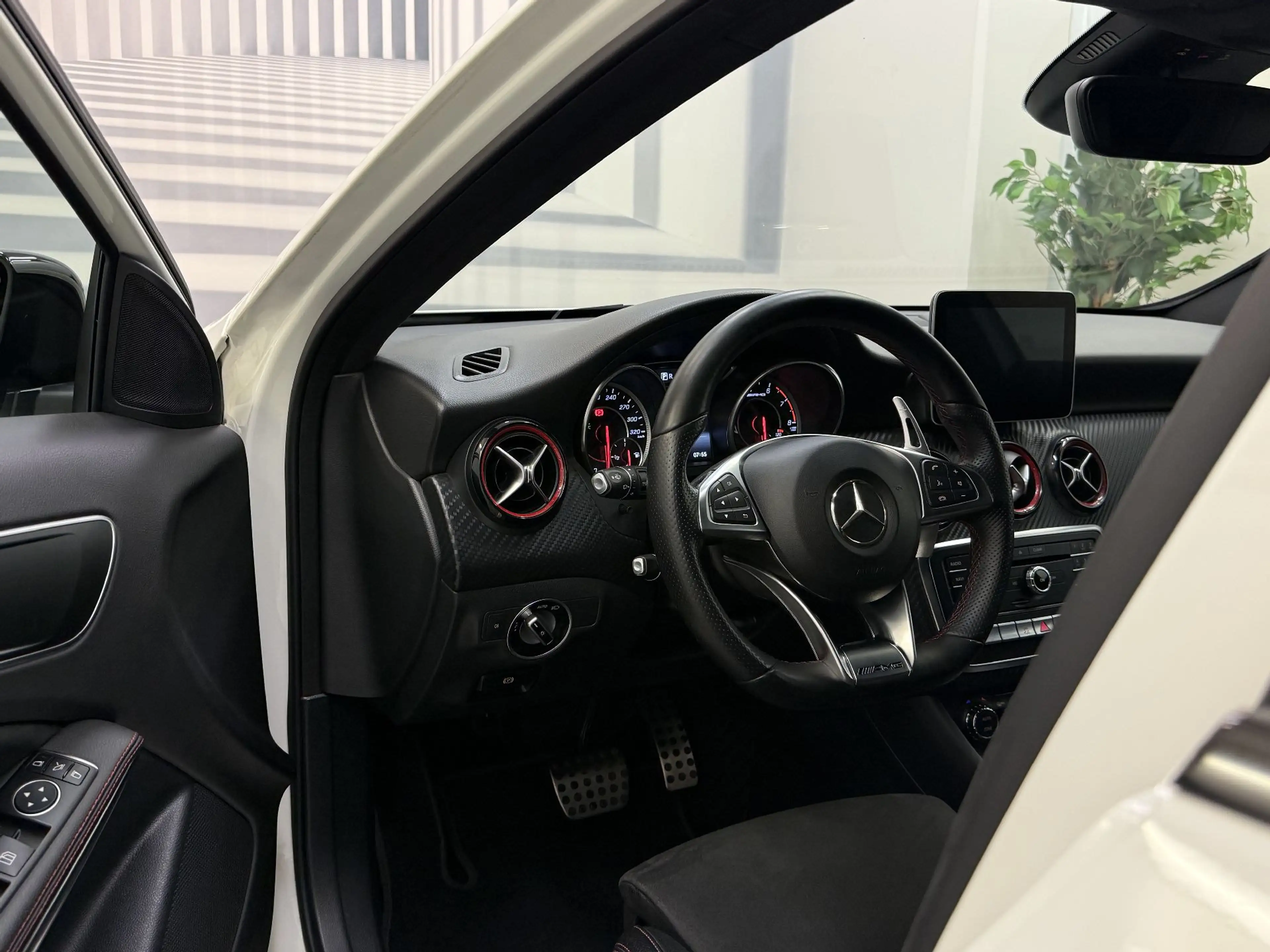Mercedes-Benz A 45 AMG 381 PS__AMG PERFORMANCE__ — photo 13