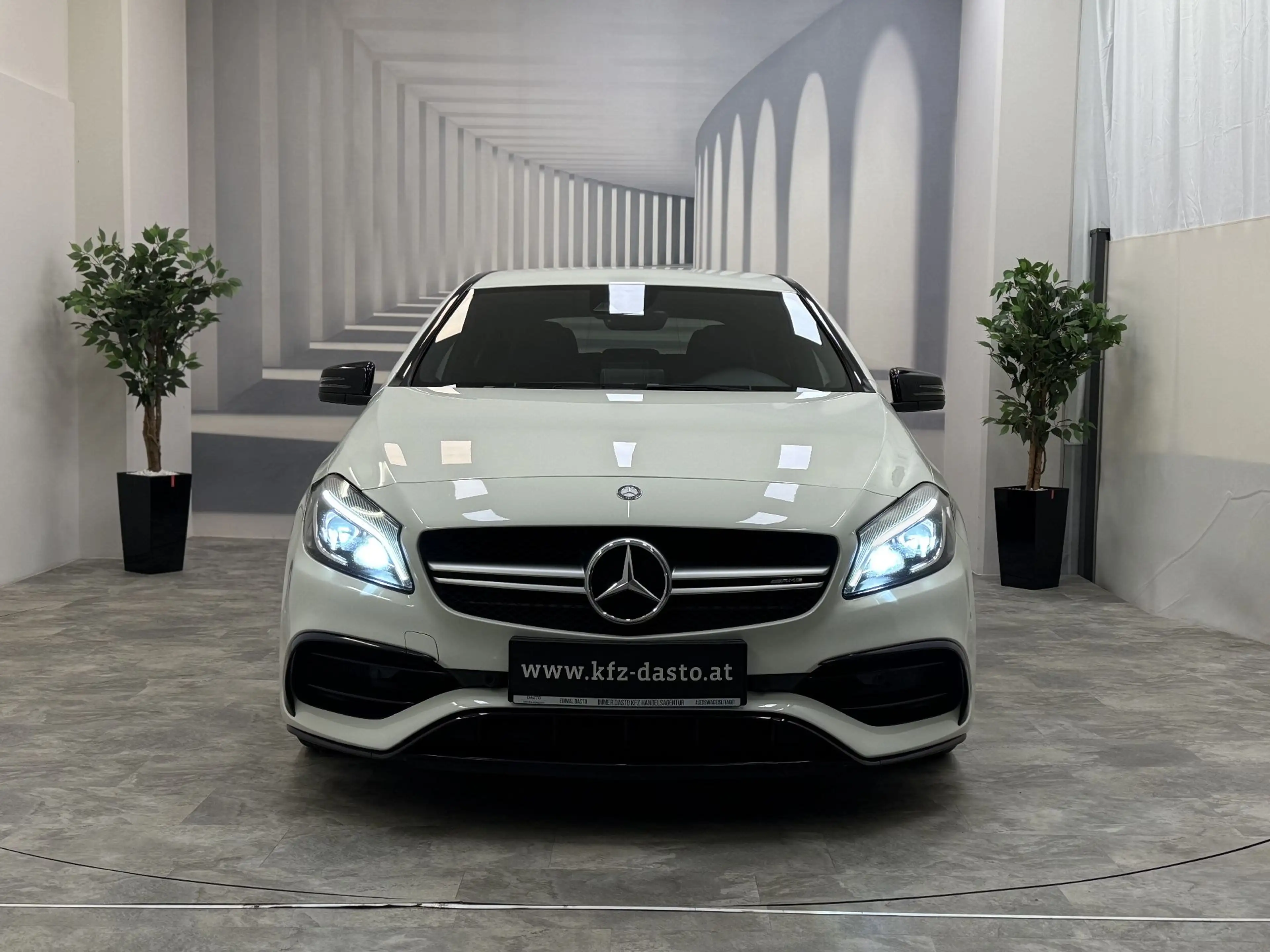 Mercedes-Benz A 45 AMG 381 PS__AMG PERFORMANCE__ — photo 2