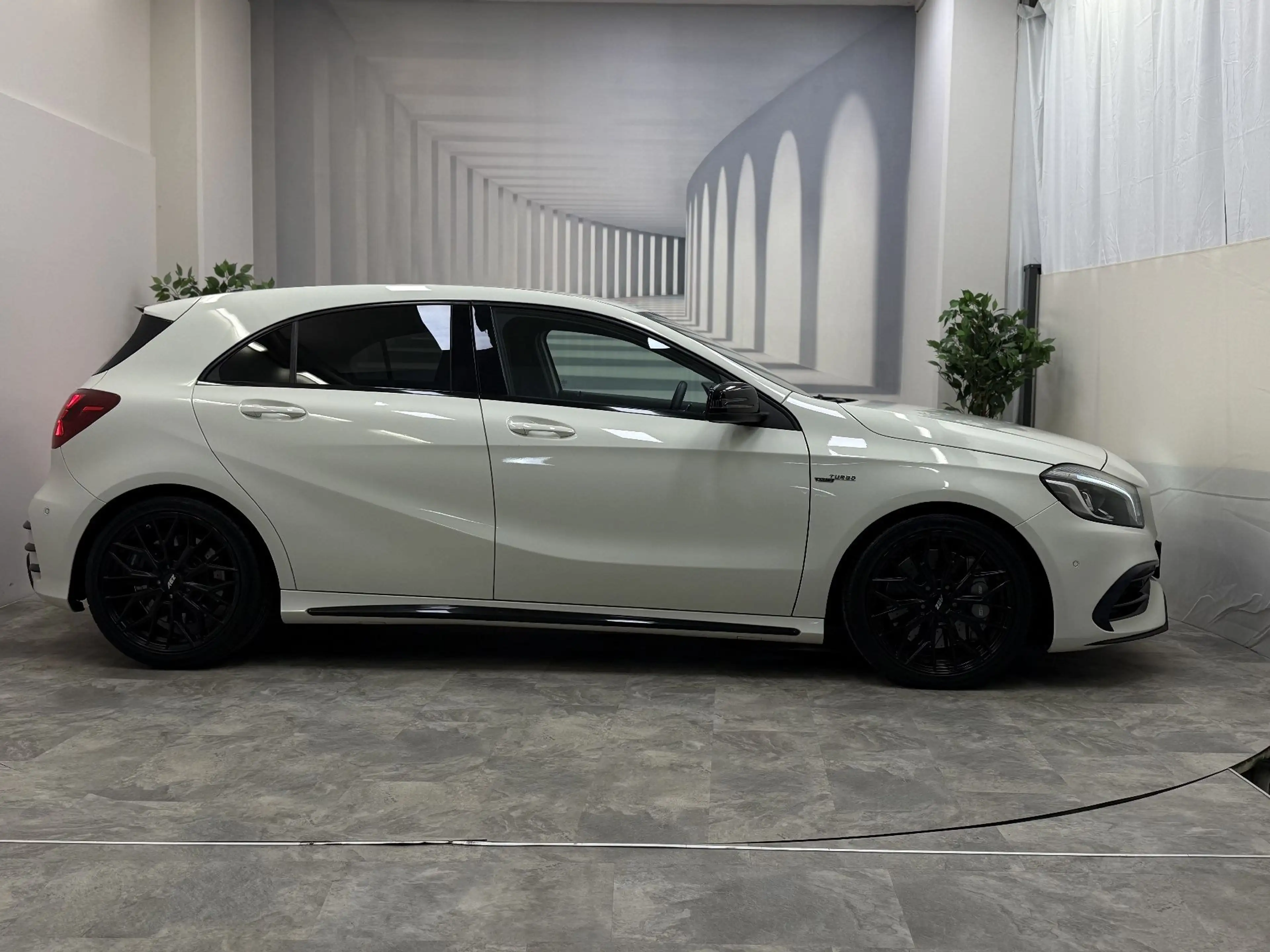 Mercedes-Benz A 45 AMG 381 PS__AMG PERFORMANCE__ — photo 5