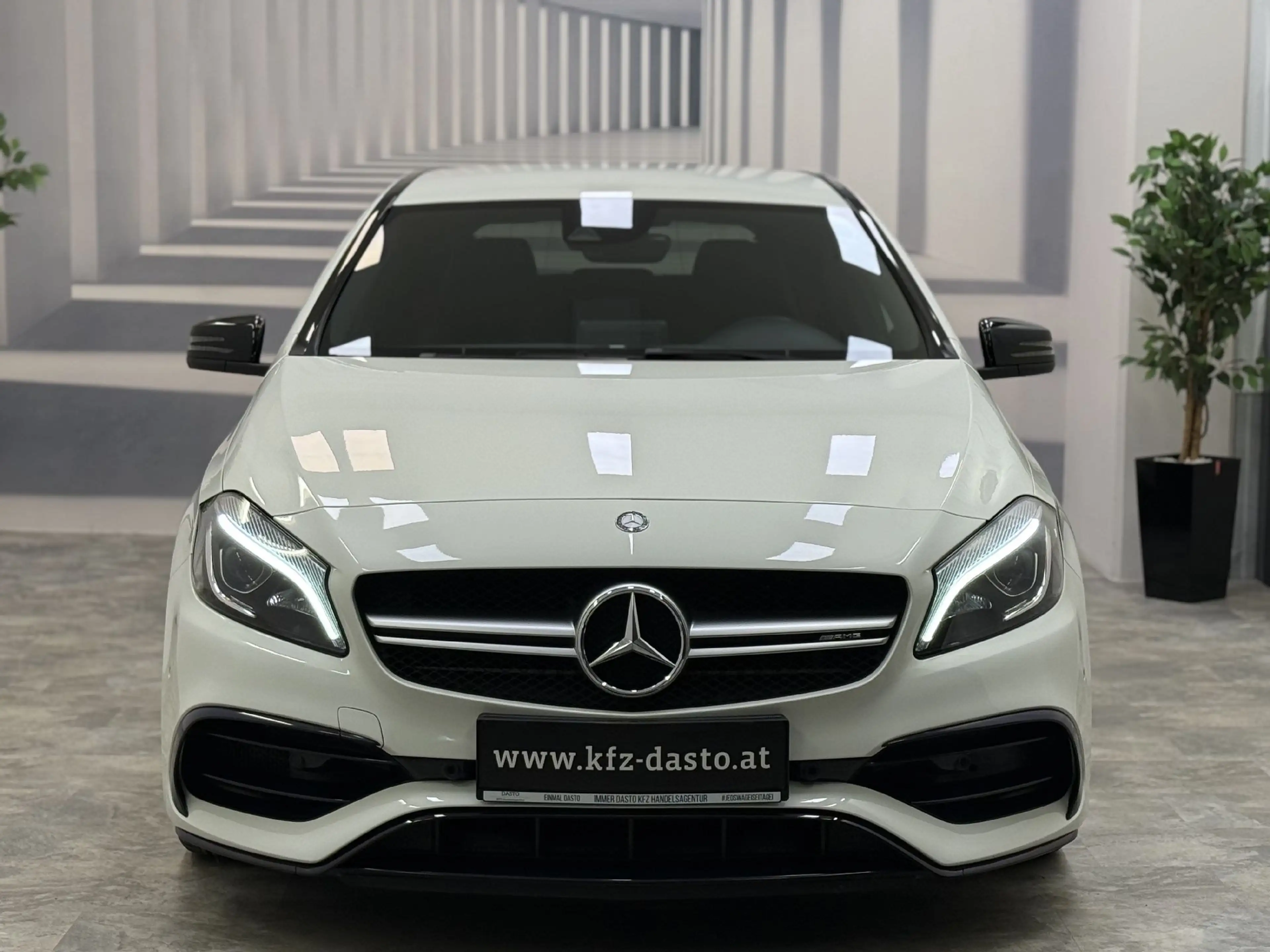 Mercedes-Benz A 45 AMG 381 PS__AMG PERFORMANCE__ — photo 11