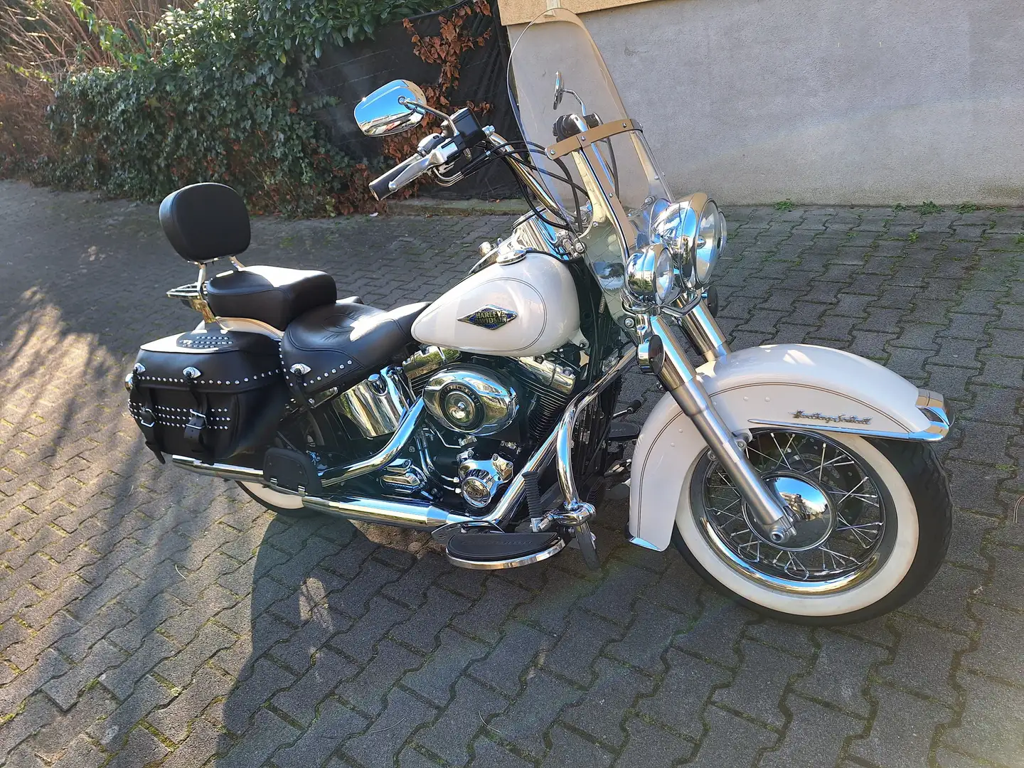 Harley-Davidson Heritage Softail FLSTC 103 Alb - 1