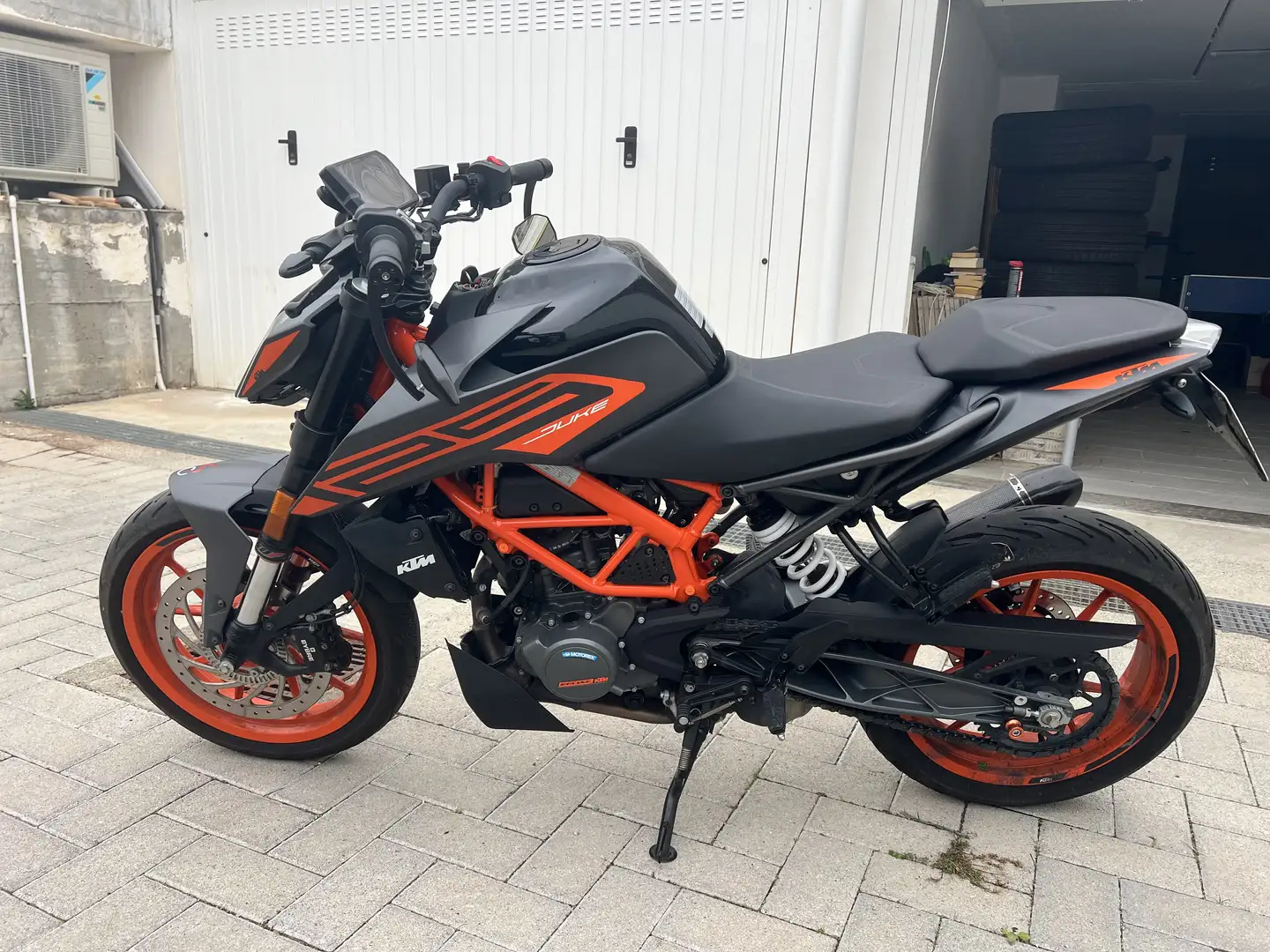 KTM 125 Duke Scarico Akrapovic originale installato - 1