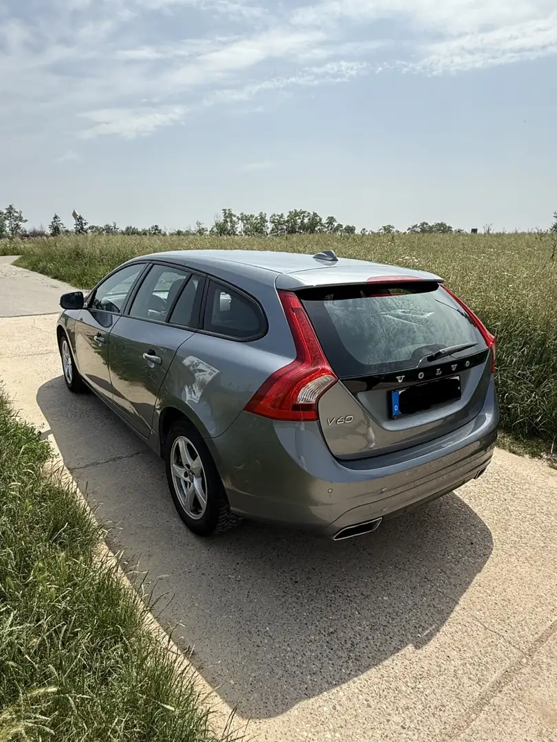 Volvo V60 Linje Business Grau - 2