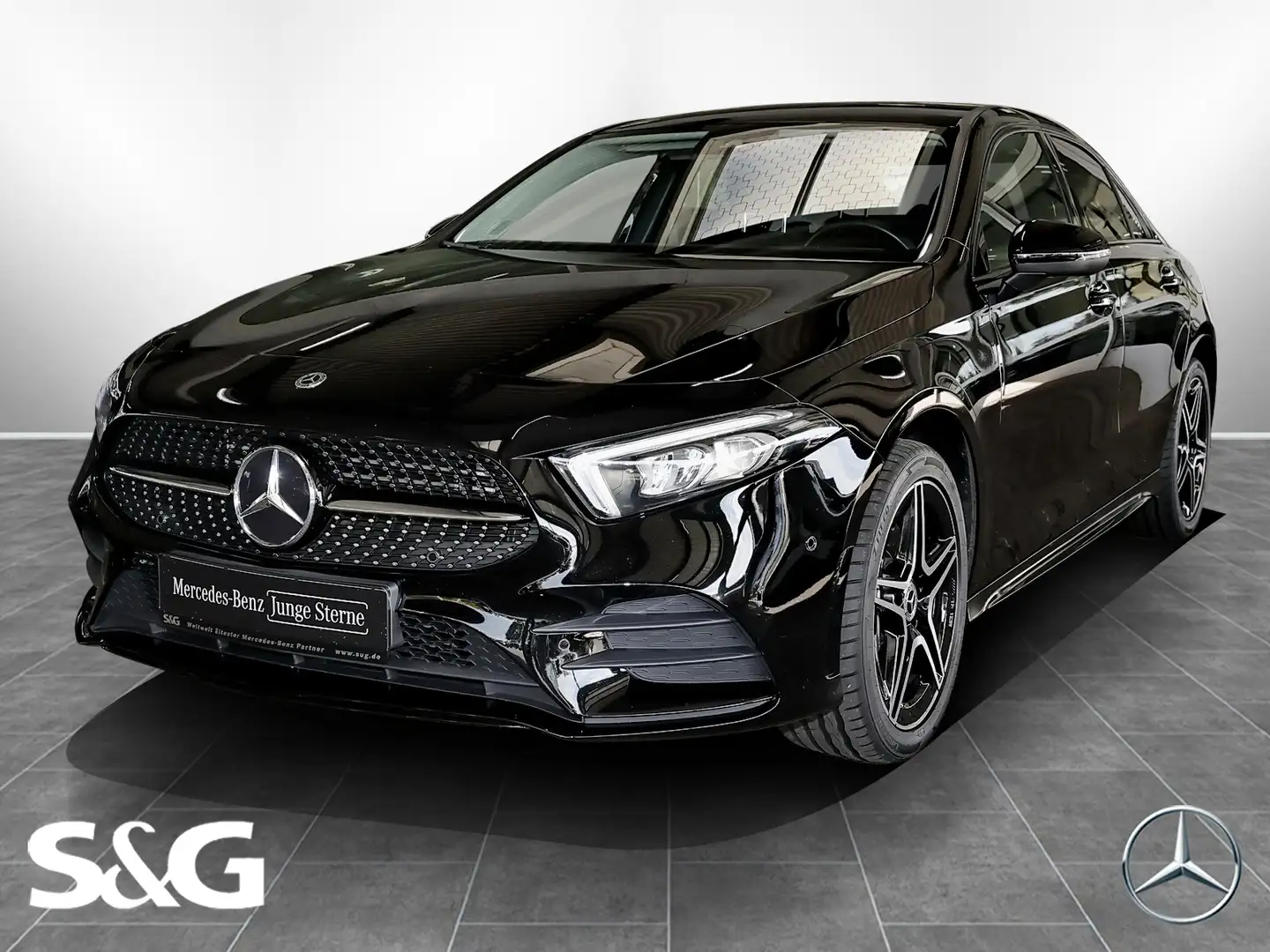 Mercedes-Benz A 250 e Limousine AMG KAMERA+NIGHT PAKET+LED+18" Schwarz - 1