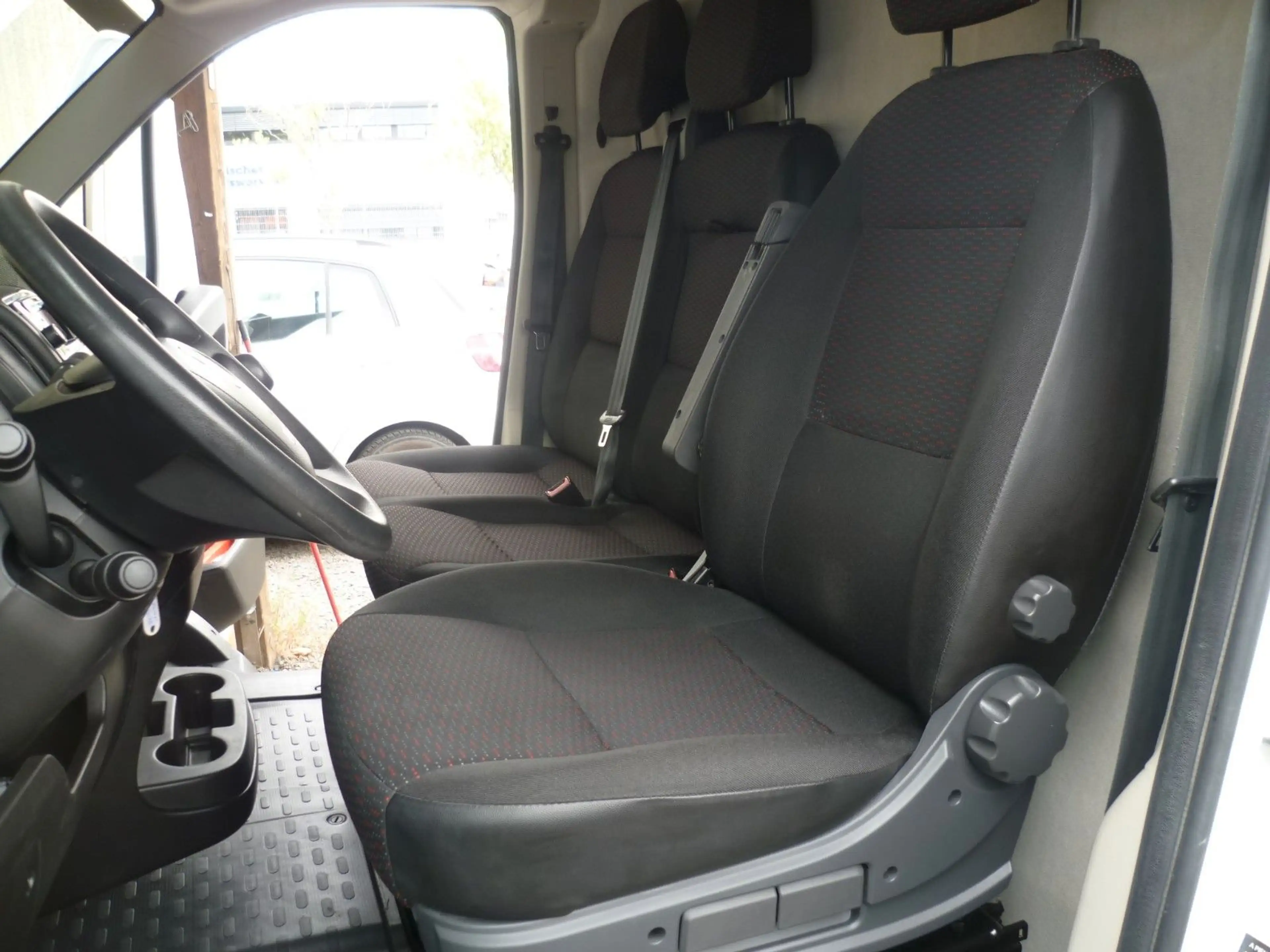 Opel Movano C L1H1 Klima Tempomat Einparkhilfe Regal — photo 8