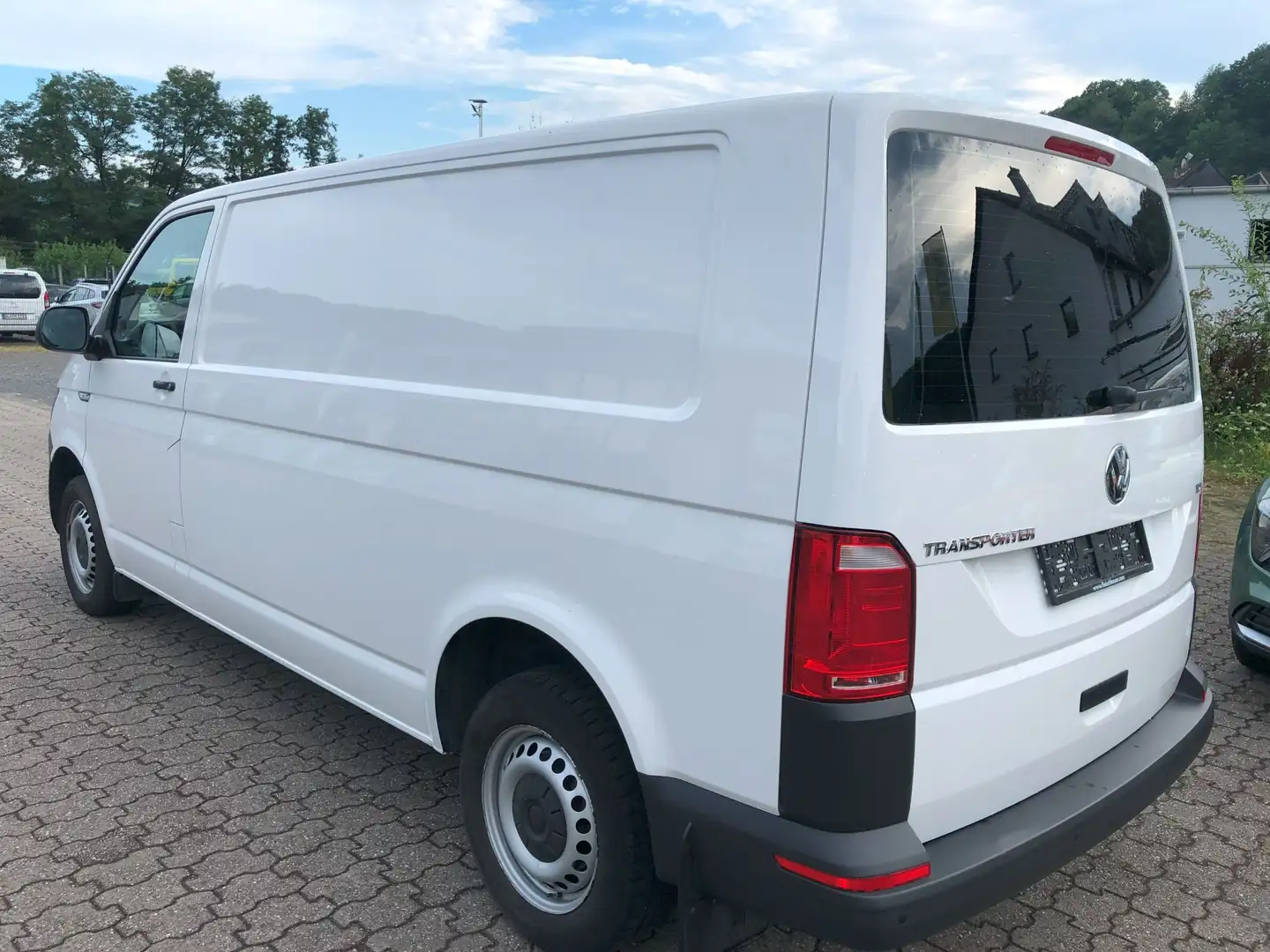 Volkswagen T6 2.0 TDI DSG Lang-Version  L2H1, EURO 6 - 1 Hand Wit - 2